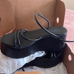 Strappy platform sandal